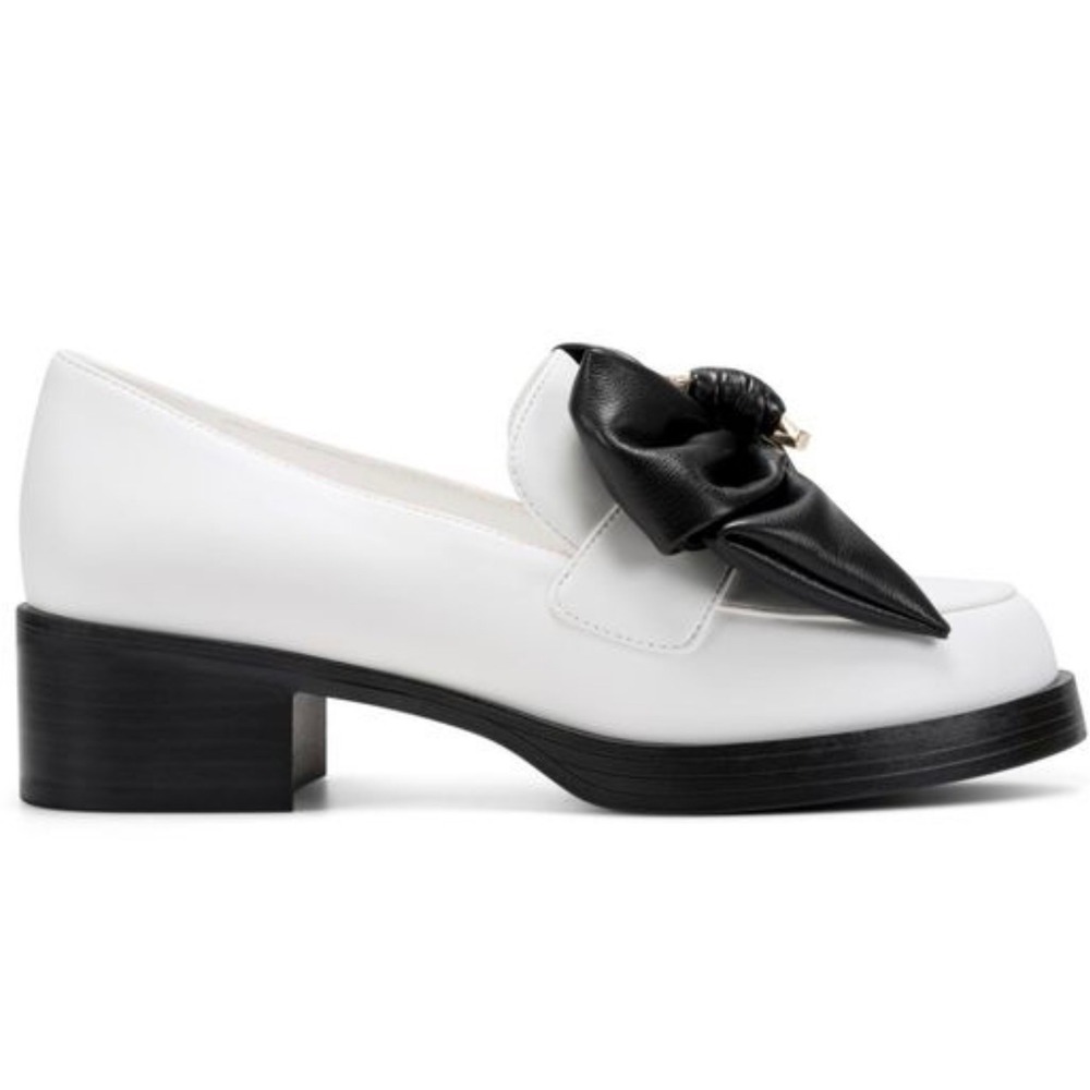 KARL LAGERFELD PARIS Camilia Bow Loafer Pumps size 8 ivory black chunky heel